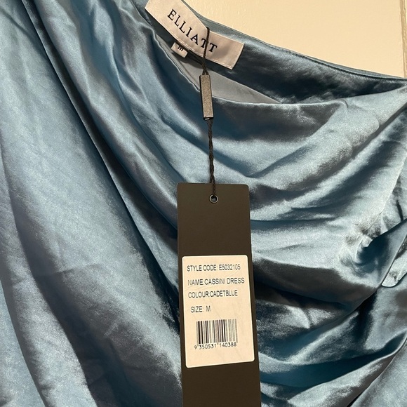 Elliatt Cassini Dress in Blue - Picture 7 of 12